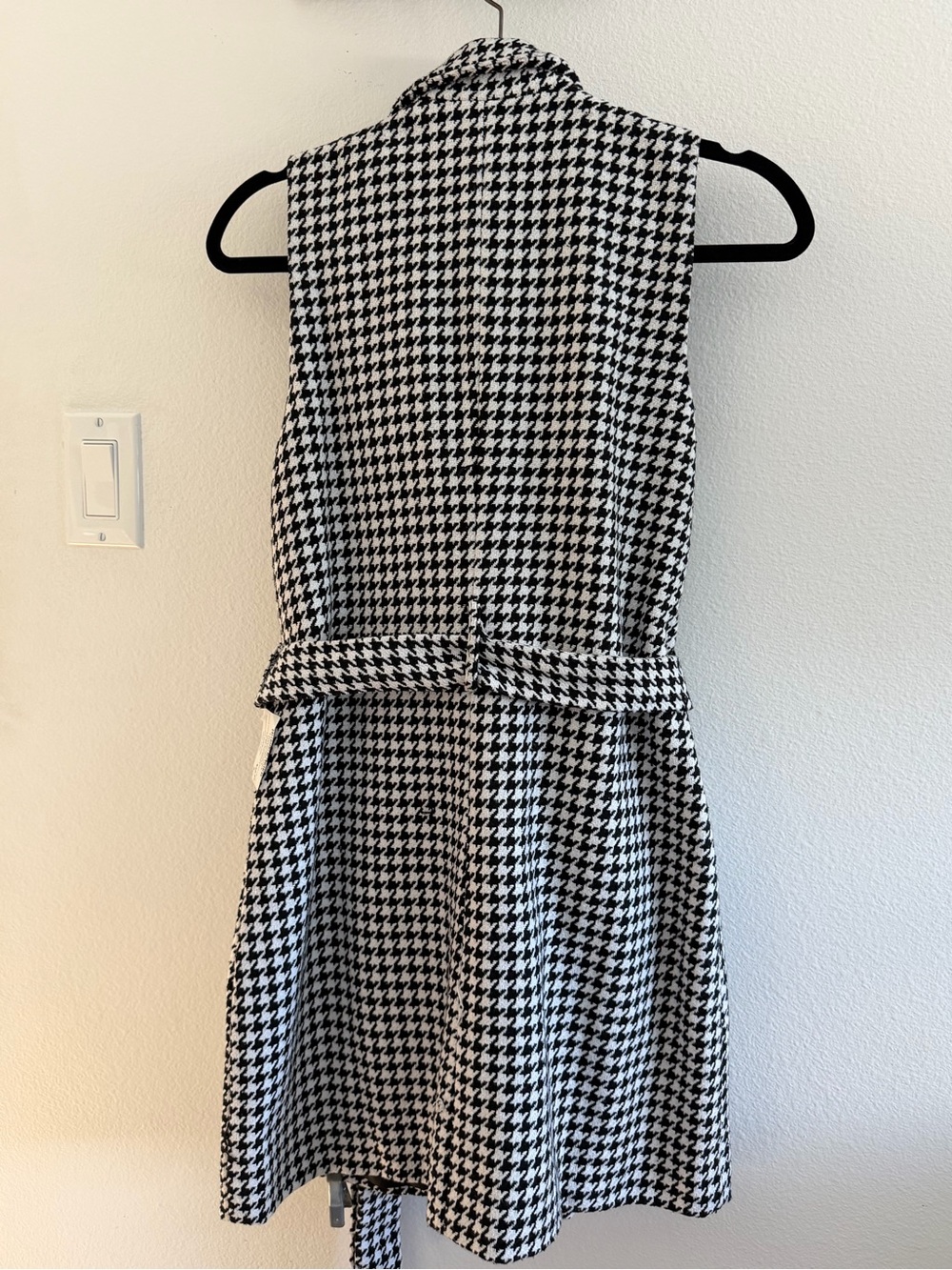Black & White Vest Coat - Picture 2 of 3